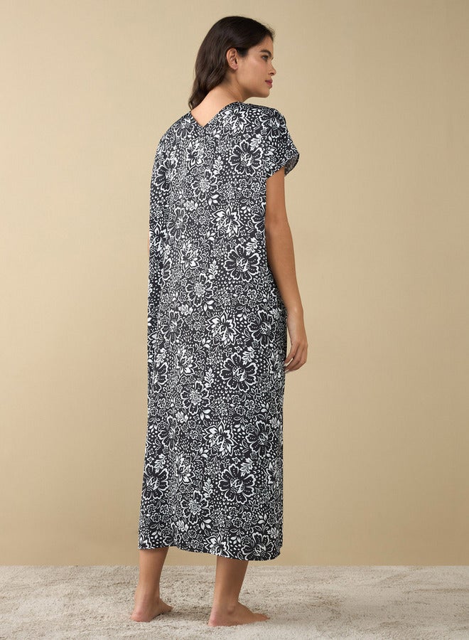 سبلاش فيڤ ثوب نوم بأكمام قصيرة وطبعات أزهار - Image 3