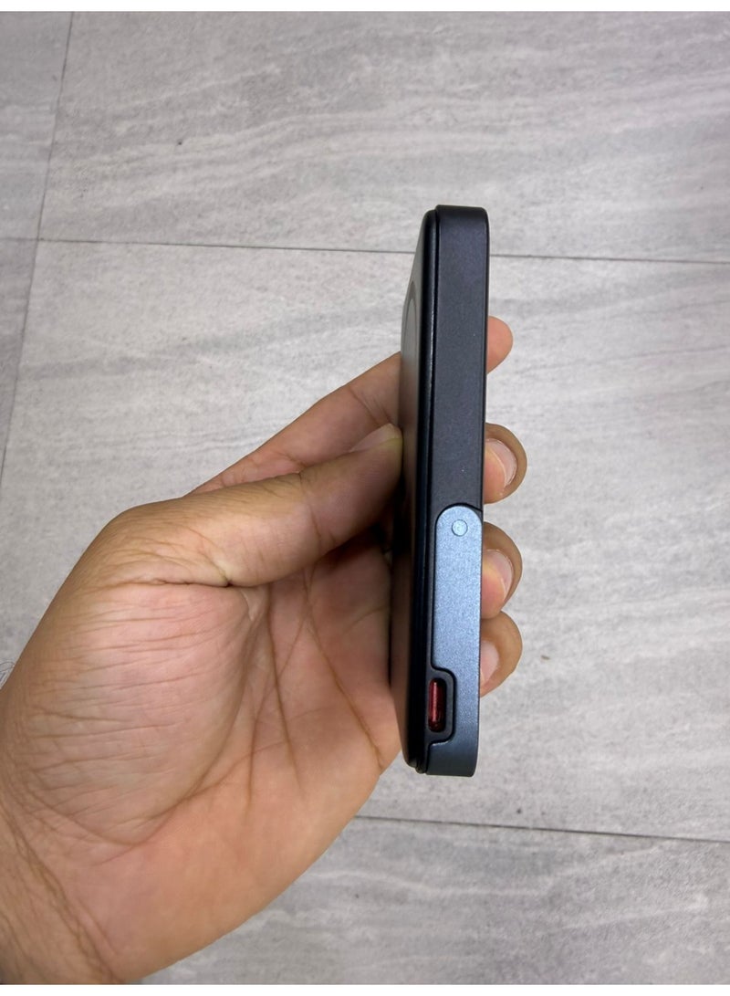 SYNK Magnum 5000mAh MagSafe Wireless Power Bank with Stand - Image 4