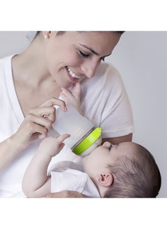 comotomo Natural Feel Baby Bottle 250 ML With Pack Of 2 Natural Teat Silicone Nipples, 1 Hole With Slow Flow, 0 - 3 Months  - Image 3
