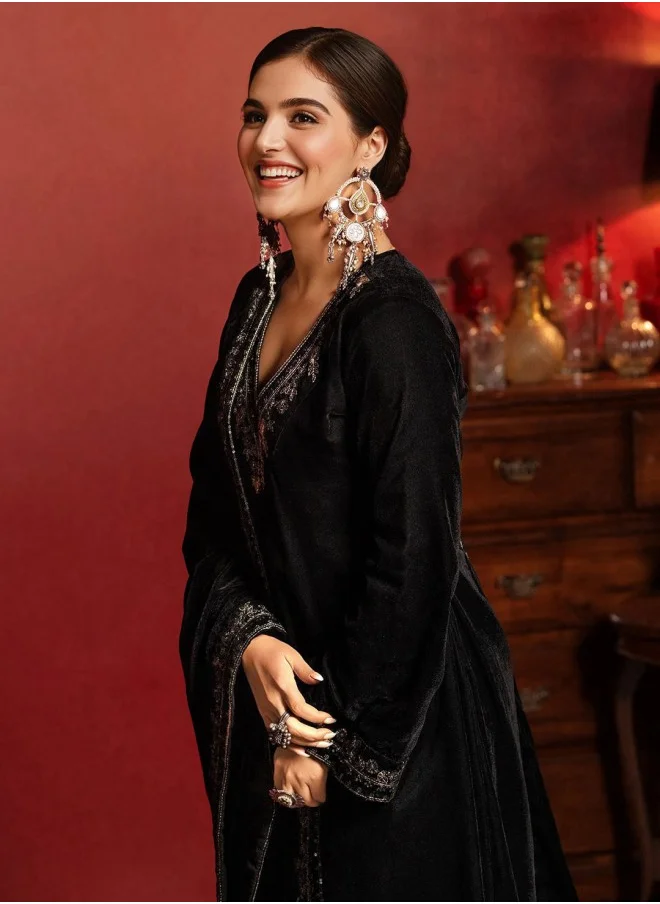 آي شين Women's Black Velvet Self Design Full Length Palazzo Kurta Set