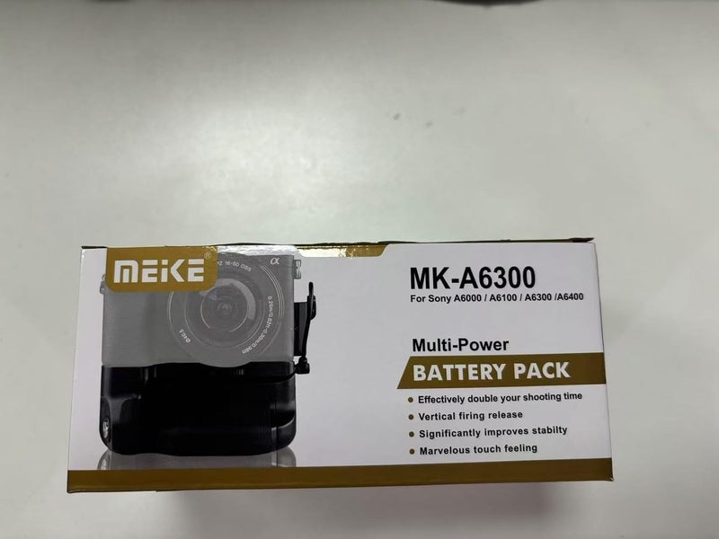Meike MK-A6300 Vertical Shooting Grip Power Pack Holder for Sony A6300 A6000 Camera - Image 2