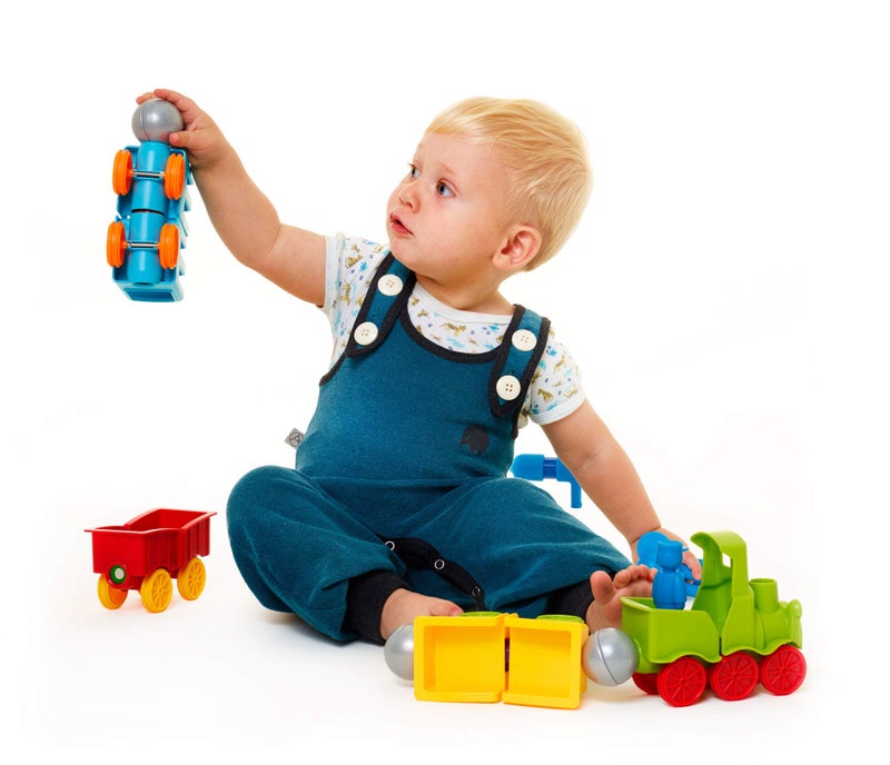 SmartMax My First Animal Train STEM Magnetic Discovery Play Set with Moving Train and Soft Animals for Ages 15 - Image 3