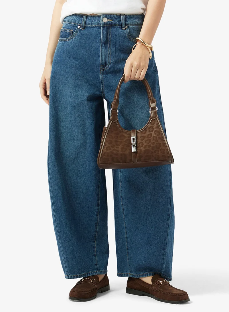 ايلا حقيبة كتف بطبعة جلد الفهد مع تفاصيل مشبك فضي