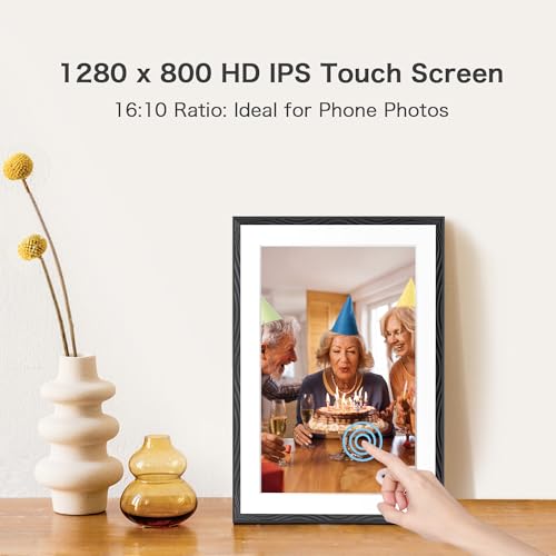 Pastigio إطار صور رقمي، إطار Frameo الرقمي 10.1 بوصة واي فاي، ذاكرة 32 جيجابايت، شاشة لمس عالية الدقة 1280*800، قابل للتعليق على الحائط، دوران تلقائي، مشاركة فورية، هدايا زفاف، هدايا عيد ميلاد للنساء، الأمهات - Image 5