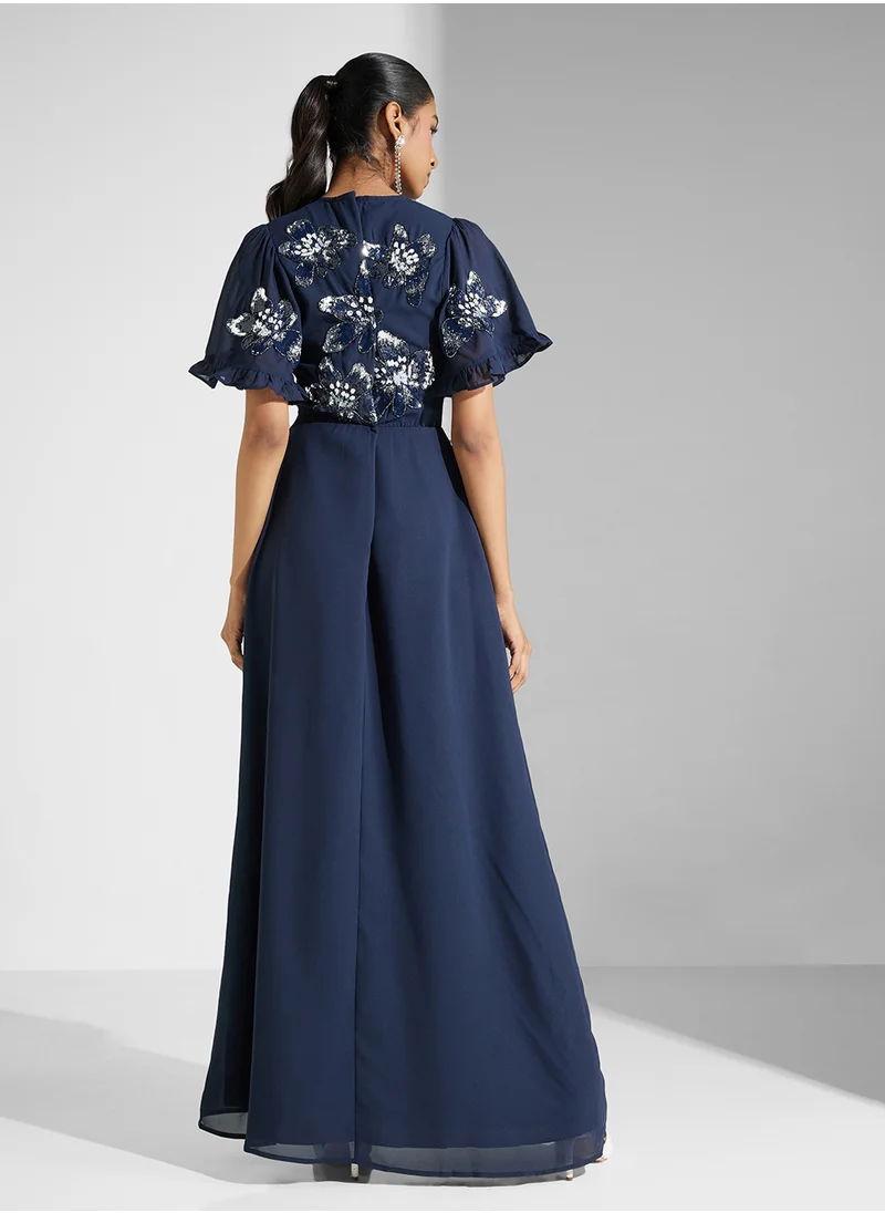 مايا Floral Embellished Angel Sleeve Dress
