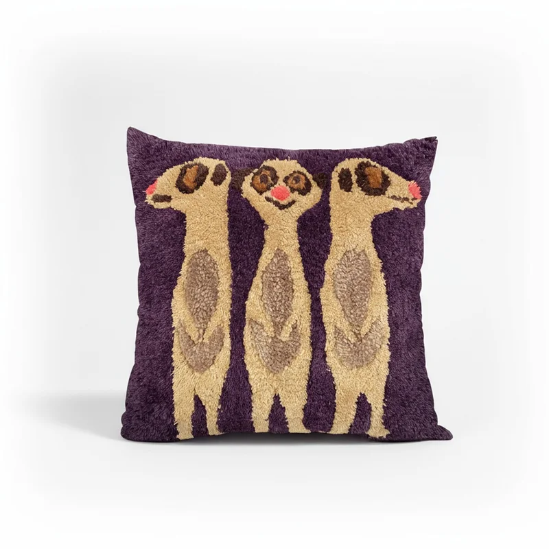 FILLE A FILLE Meerkat Pillow