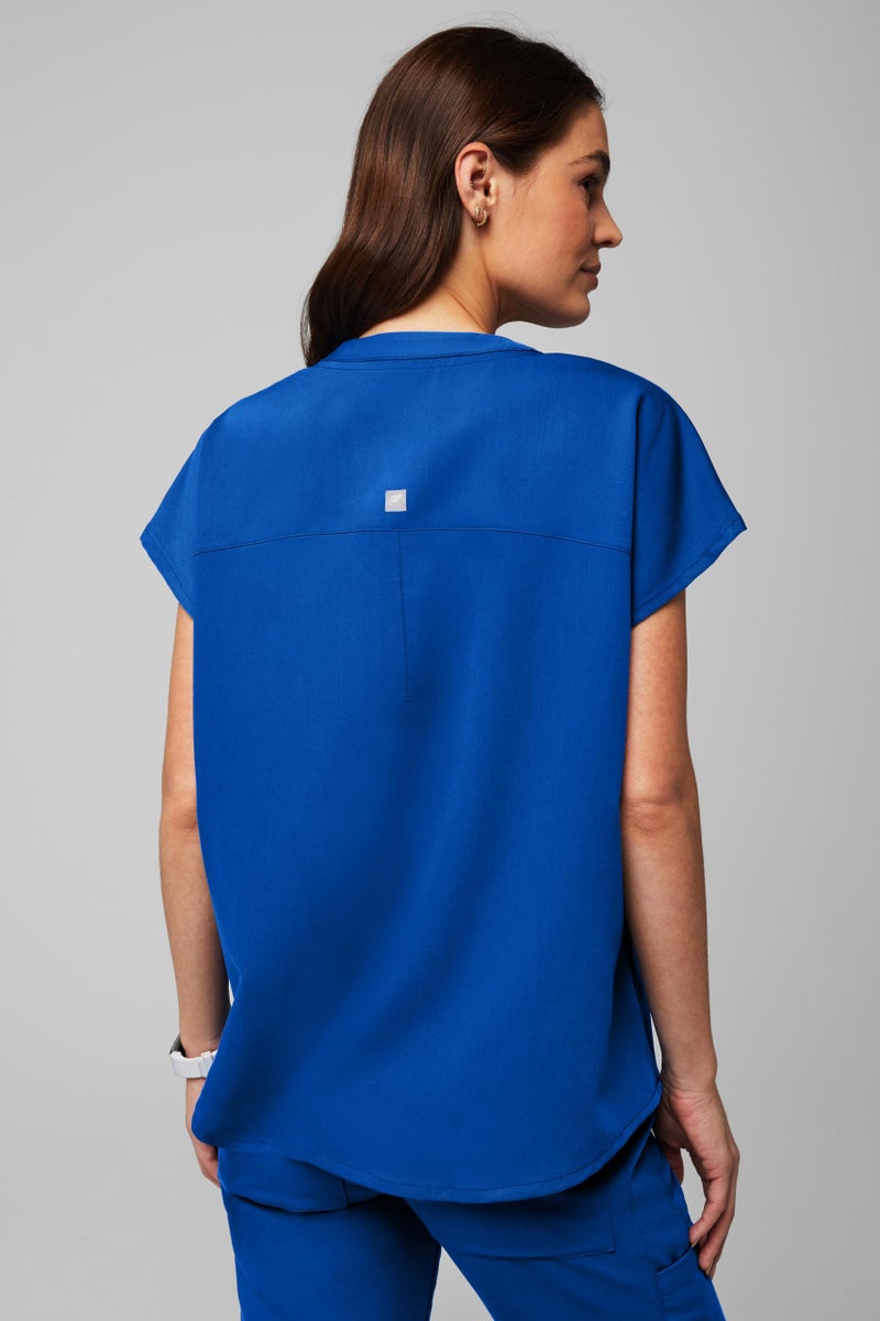 Fabletics Women's Evolve 3-Pocket Scrub Top with an Oversized Fit - MotionTech, 4-Way Stretch, Wrinkle-Resist, Anti-Shrink, L, Royal Blue - Image 2
