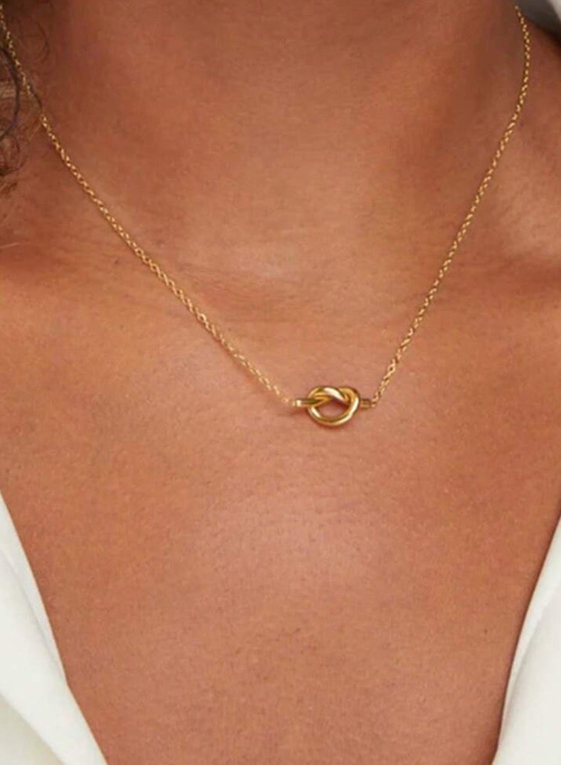 إيكوال سلسال نسائي أنيق مصنوع من الاستانلس ستيل مطلي باللون الذهبي - Image 2