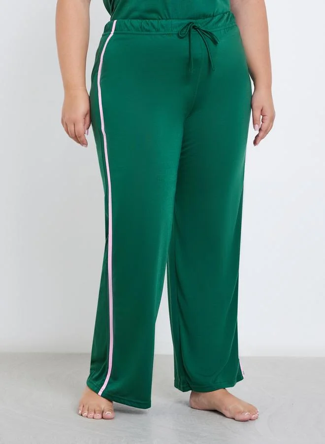 Styli Styli Plus NYC Back Graphic T-Shirt and Side Stripe Pyjama Set