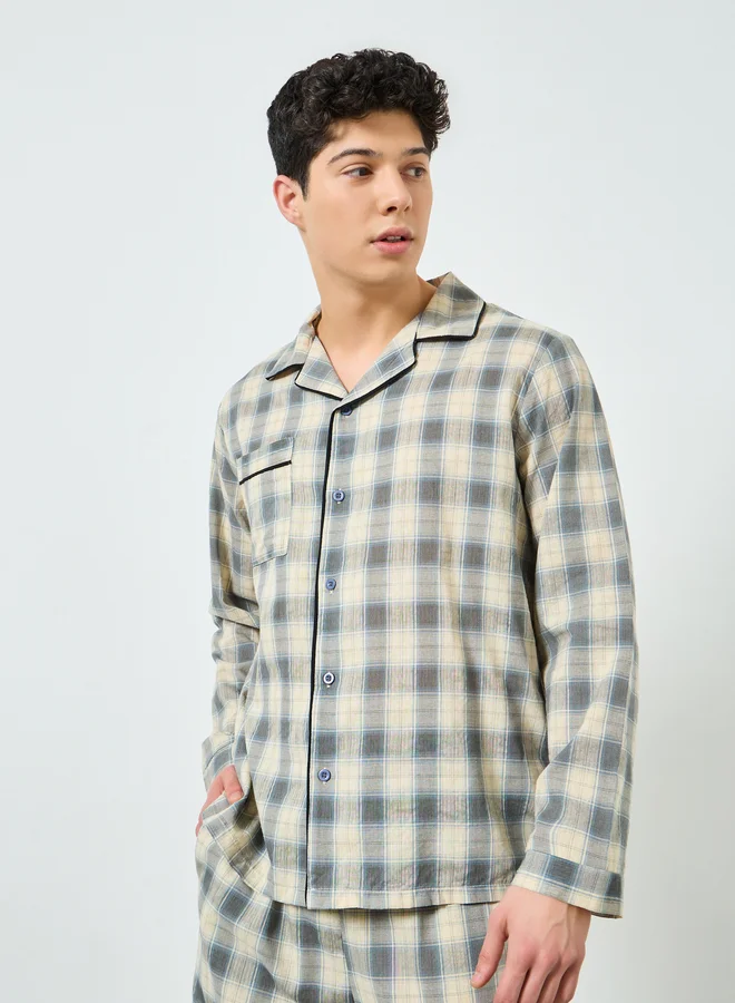 ستايلي طقم بيجاما من بنطال وقميص بطبعة مربعات وقصة مريحة