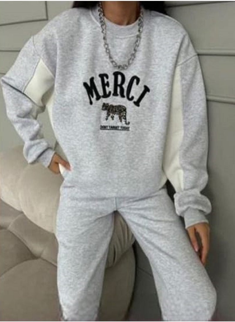 MANIKAN MANIKAN- Gray sports set with white accents, featuring a modern and stylish design perfect  - Image 3