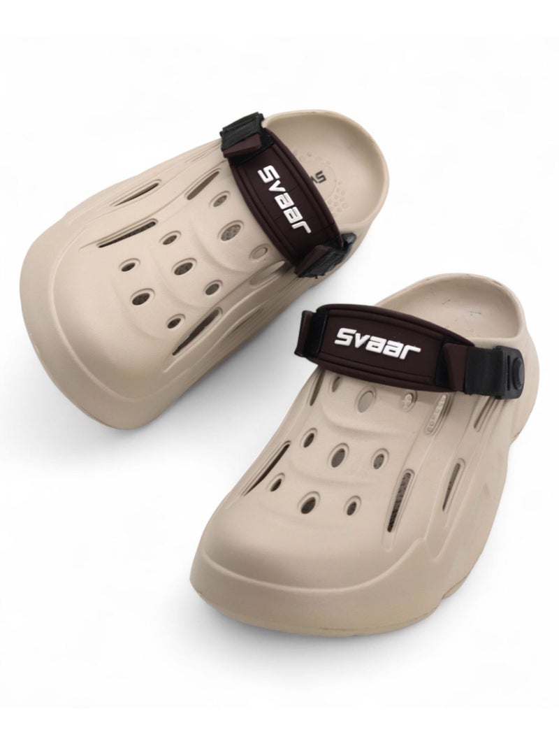SVAAR أحذية سفار المصممة، صنادل خفيفة الوزن مع حزام خلفي قابل للتعديل للرجال باللون البيج - Image 1