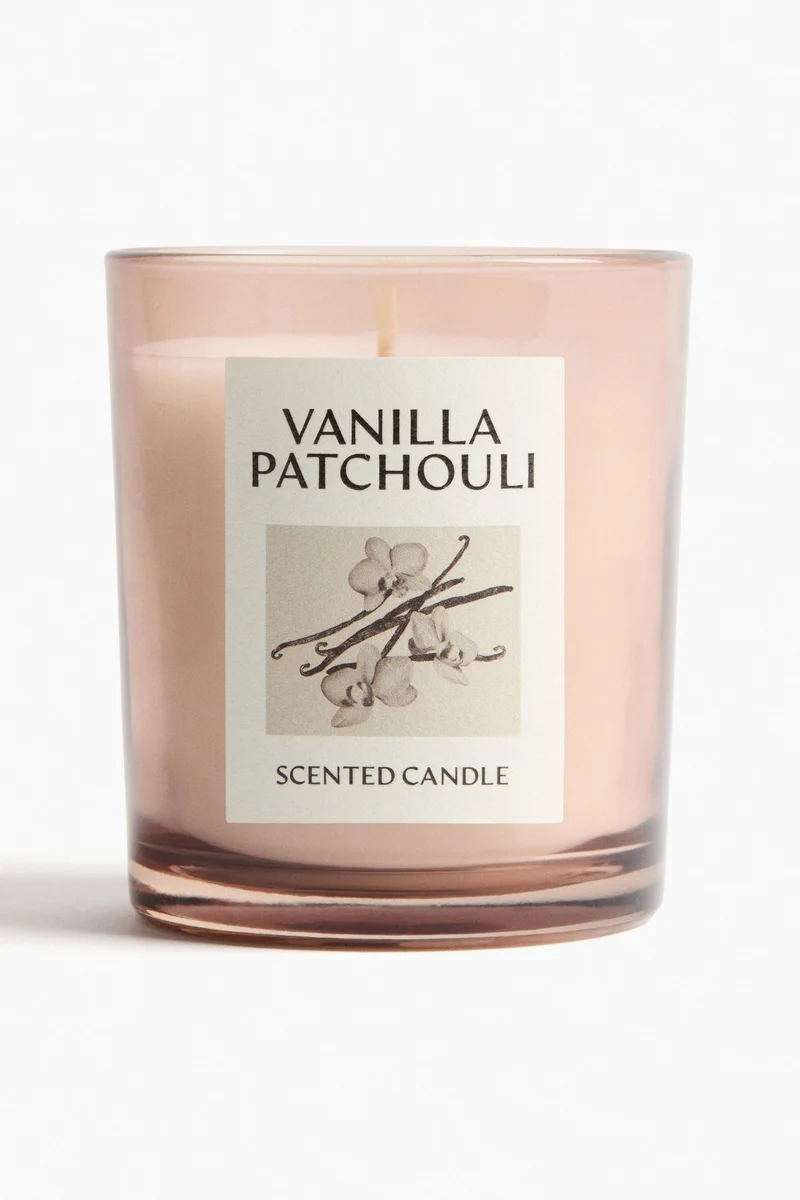 اتش اند ام شمعة معطرة في حامل زجاجي