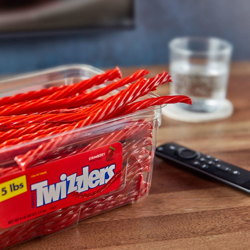 Twizzlers تويزلرز تويست بنكهة الفراولة، حلوى مطاطية، 5 رطل - Image 5