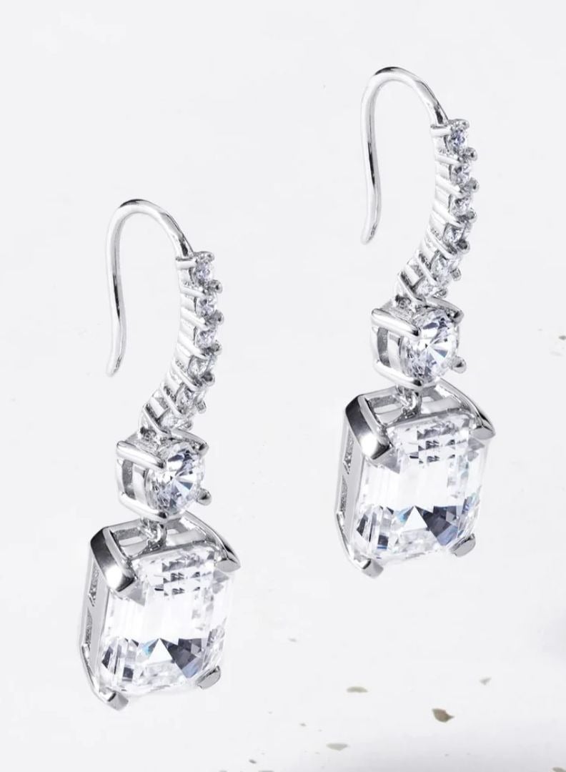 لافين جيوليري أقراط نسائية | أقراط مطلية بالذهب عيار 18 مزينة بحجر الزركون المكعّب | مجوهرات هيبوألرجينيك مناسبة للبشرة الحساسة، مقاومة للتشويه، وأقراط من الفضة الإسترلينية 925 مصنوعة يدوي - Image 3