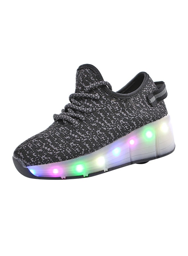 إسكدنيا حذاء رياضي برقبة منخفضة مزود بأضواء LED وامضة وعجلات أسود - Image 1