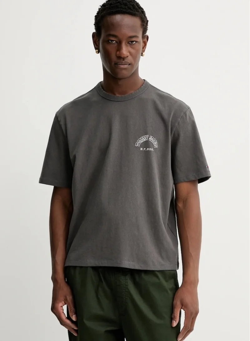 TOMMY JEANS 90s Western Back Logo T-Shirt