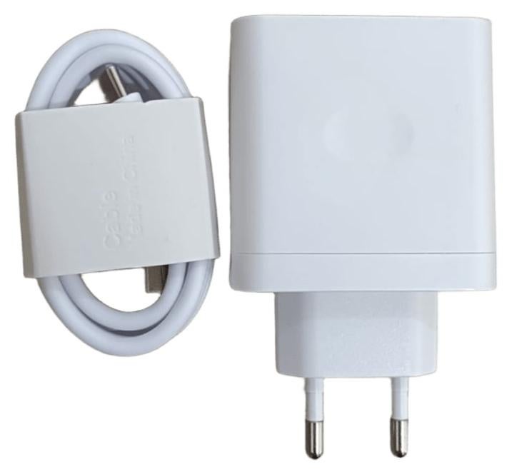 شاحن فائق السرعة Realme بقوة 240 واط Type-C