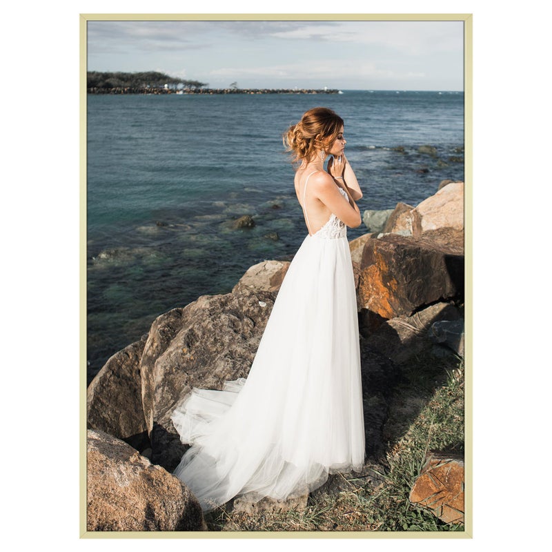 Golden State Art, 18x24 Aluminum Poster Frame, 18 x 24 inch metal Picture Frames with Real Glass Front, Horizontal or Vertical Thin frame for Wall Art (Gold 1 Pack) - Image 1