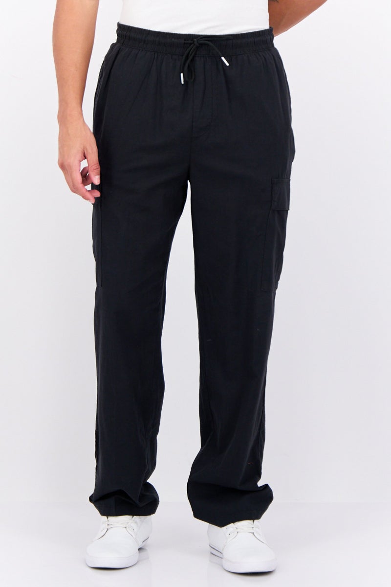 JACK & JONES Men Looses Fit Solid Cargo Pants, Black - Image 1