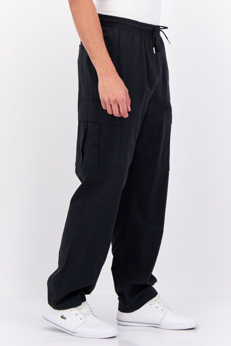 JACK & JONES Men Looses Fit Solid Cargo Pants, Black - Image 2