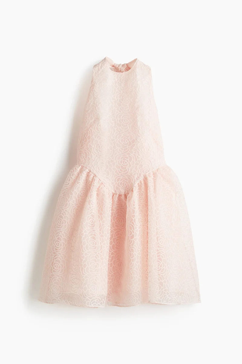 اتش اند ام فستان بياقة هالتر مطرز