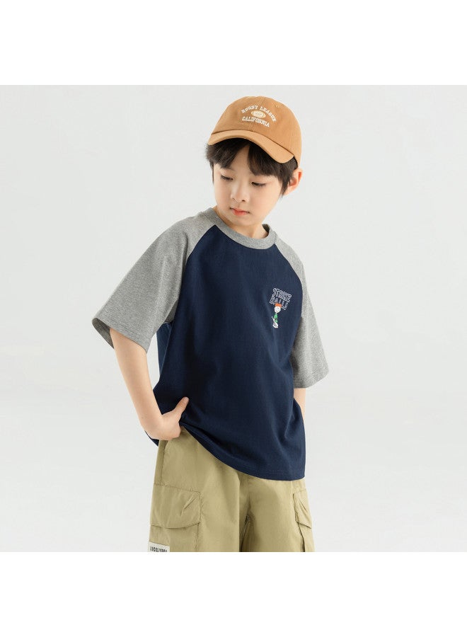 BOY تي شيرت خفيف الوزن بملمس بارد، موضة صيف 2025 للأطفال، طباعة عصرية بأكمام قصيرة - Image 5