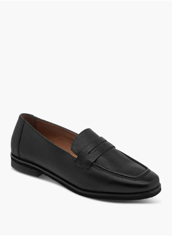 سيليست Women's Cutout Detail Slip-On Loafers