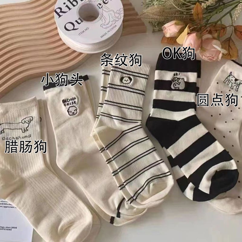 Generic Socks Womens Spring and Summer Fashionable College Popular Internet-style Dachshund Dog Mid-size Socks Ins Trendy Sports All-match Student Socks Polka dot dog