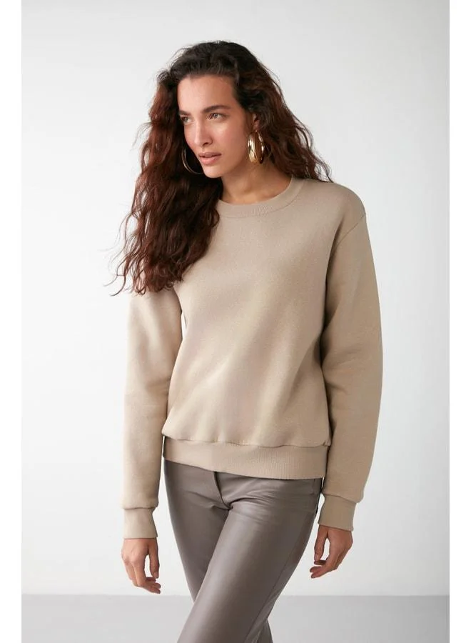 Grimelange Vaneltına Women's Fleece-Lined 3‑Ply Organic Cotton Oversize Basic Crew‑Neck Beige Sweatshirt.