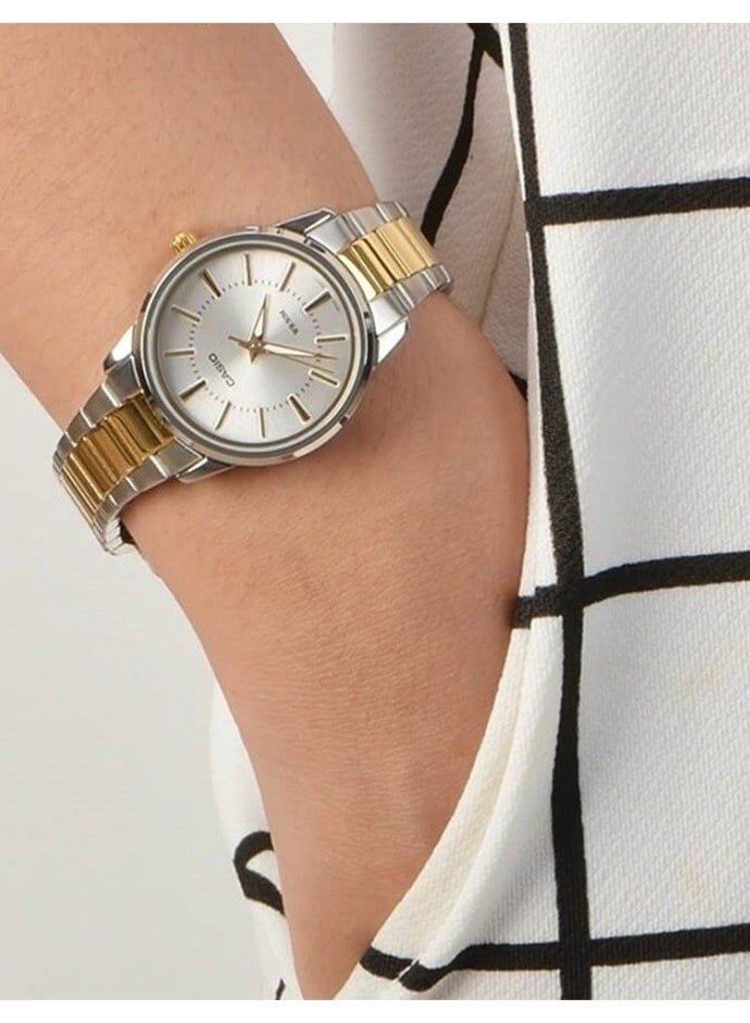 كاسيو Analog Women’s Watch LTP‑1303SG‑7AVDF, 32.5m Silver Dial, Two‑Tone Gold & Silver Ion‑Plated Stainless Steel Case & Bracelet, 50 m WR - Image 3