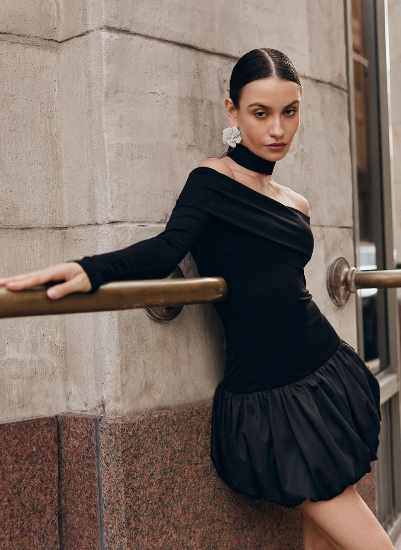 Lichi Mini dress with open shoulders and balloon skirt