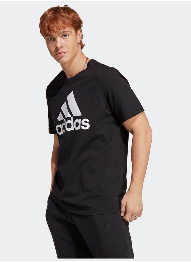 Adidas تي شيرت بشعار كبير من الجيرسيه من Essentials  - Image 1