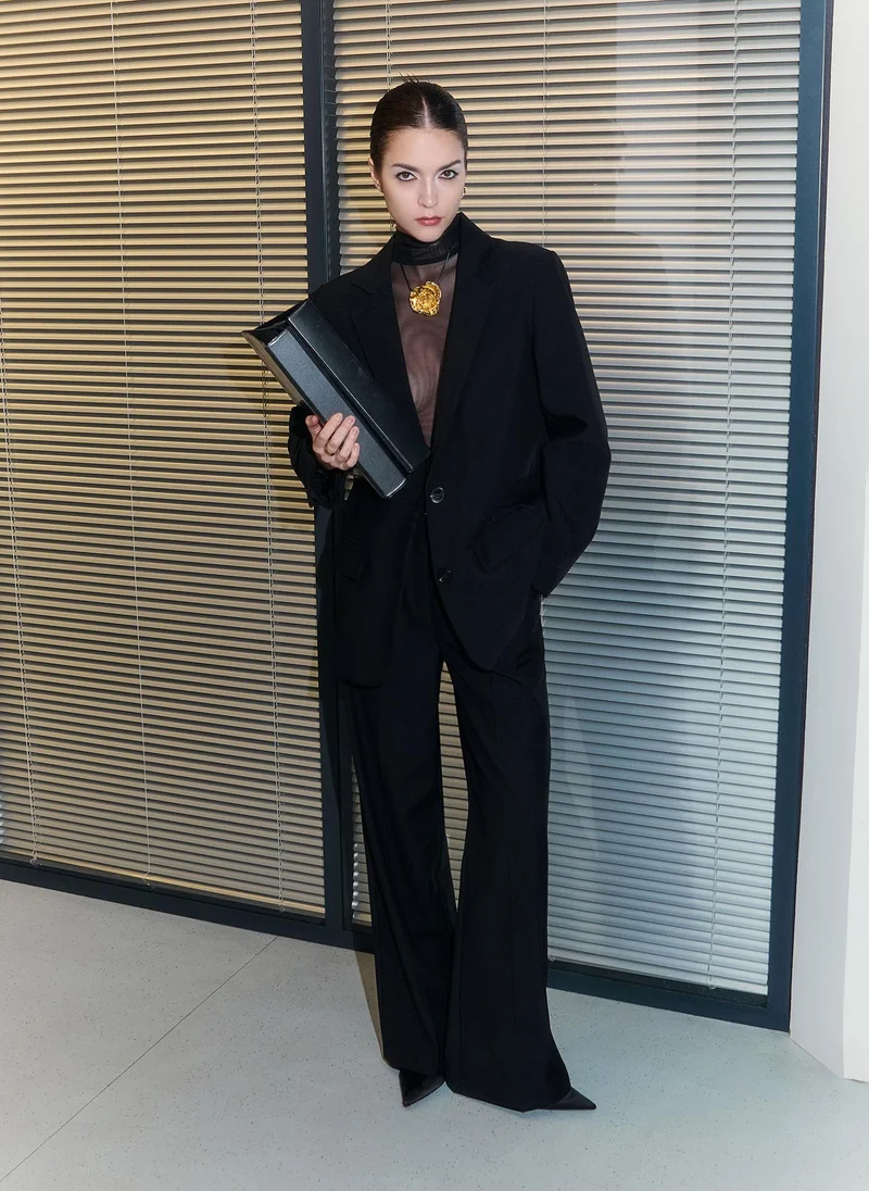 ليتشي بنطلون فضفاض بحزام عريض