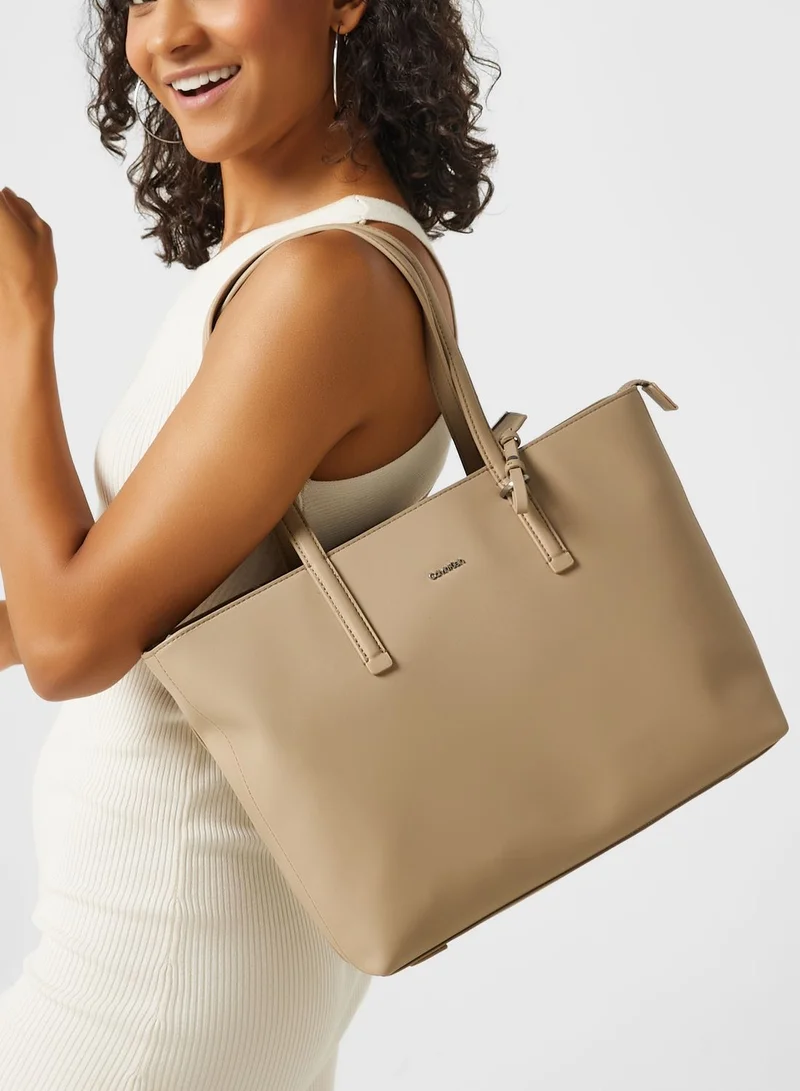 CALVIN KLEIN Must Medium Tote