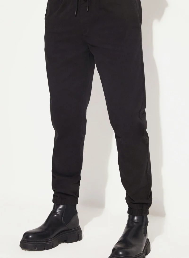 جون Essential Cuffed Sweatpants