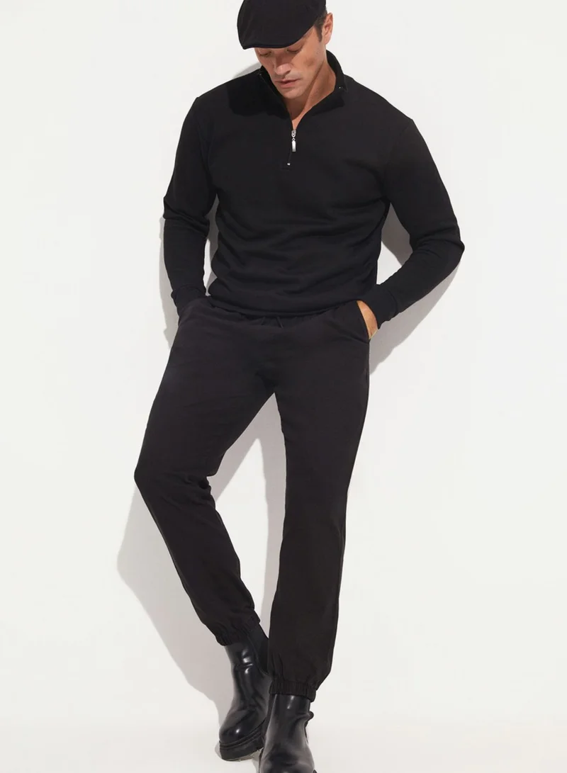 جون Essential Cuffed Sweatpants