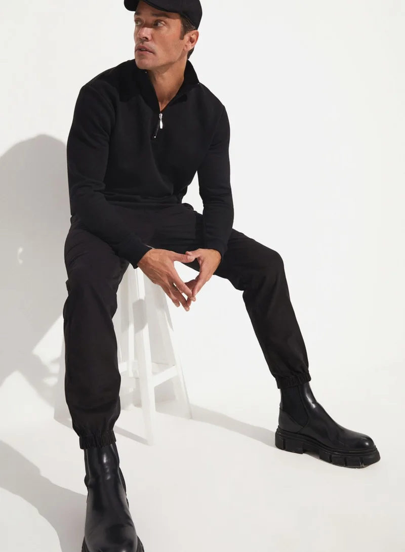 جون Essential Cuffed Sweatpants