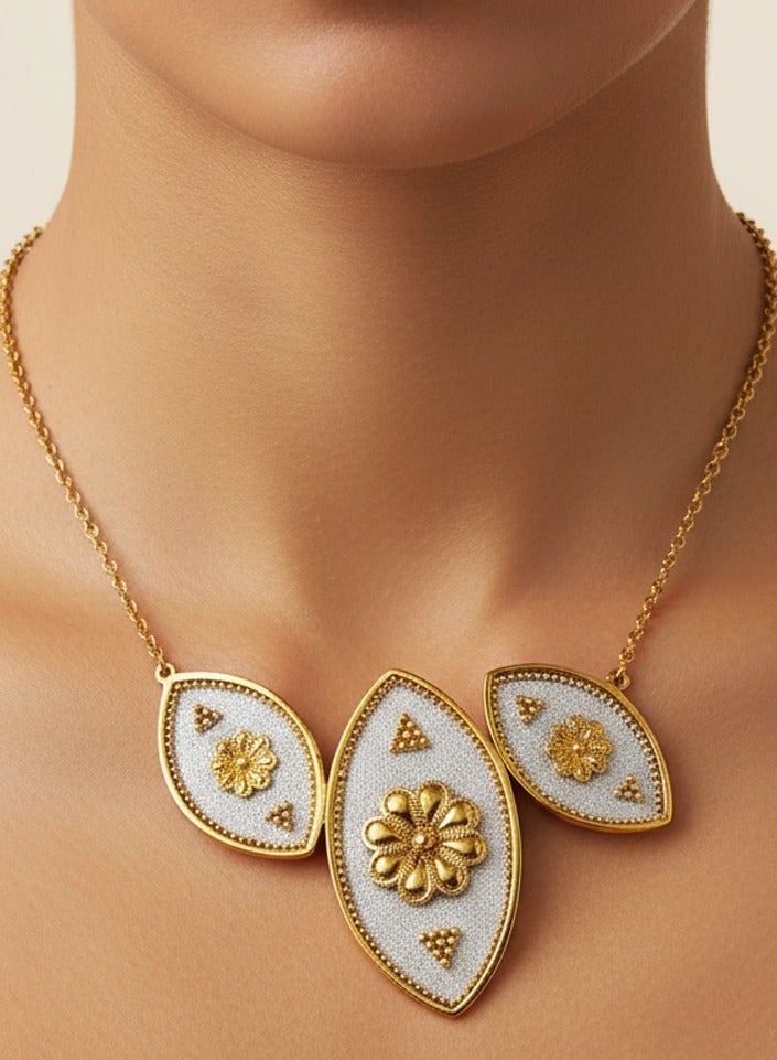 بي تي سي إيلا - قلادة فضة مطليه بالذهب (SIL0570) - Image 1