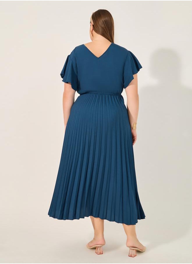 Styli Plus Size Solid Accordion Pleated A-Line Midi Dress  - Image 5