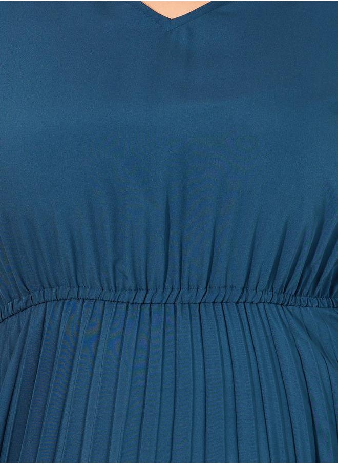 Styli Plus Size Solid Accordion Pleated A-Line Midi Dress  - Image 4