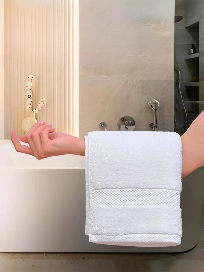 1Chase  1CHASE Pack of  6 - Luxury Cotton Bathroom Towel, White 40x70cm  | Best Price UAE