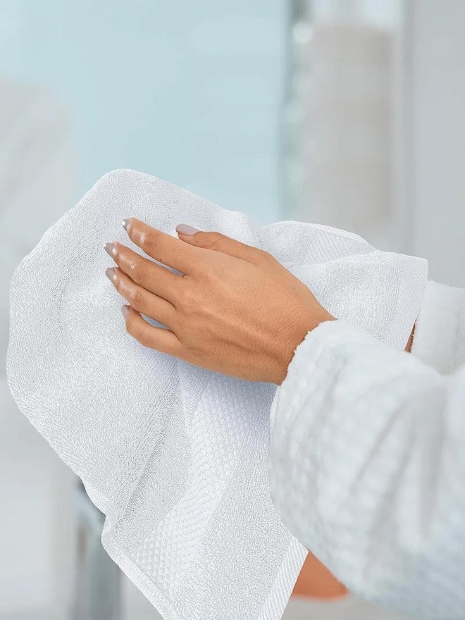 1CHASE Pack of  6 - Luxury Cotton Bathroom Towel, White 40x70cm - Image 2