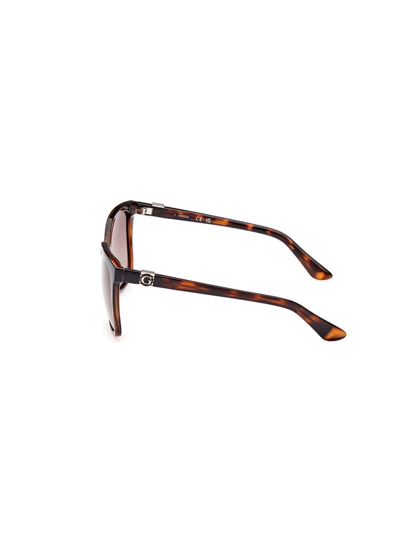 GUESS نظارات شمسية للنساء GU786552H57  - Image 2