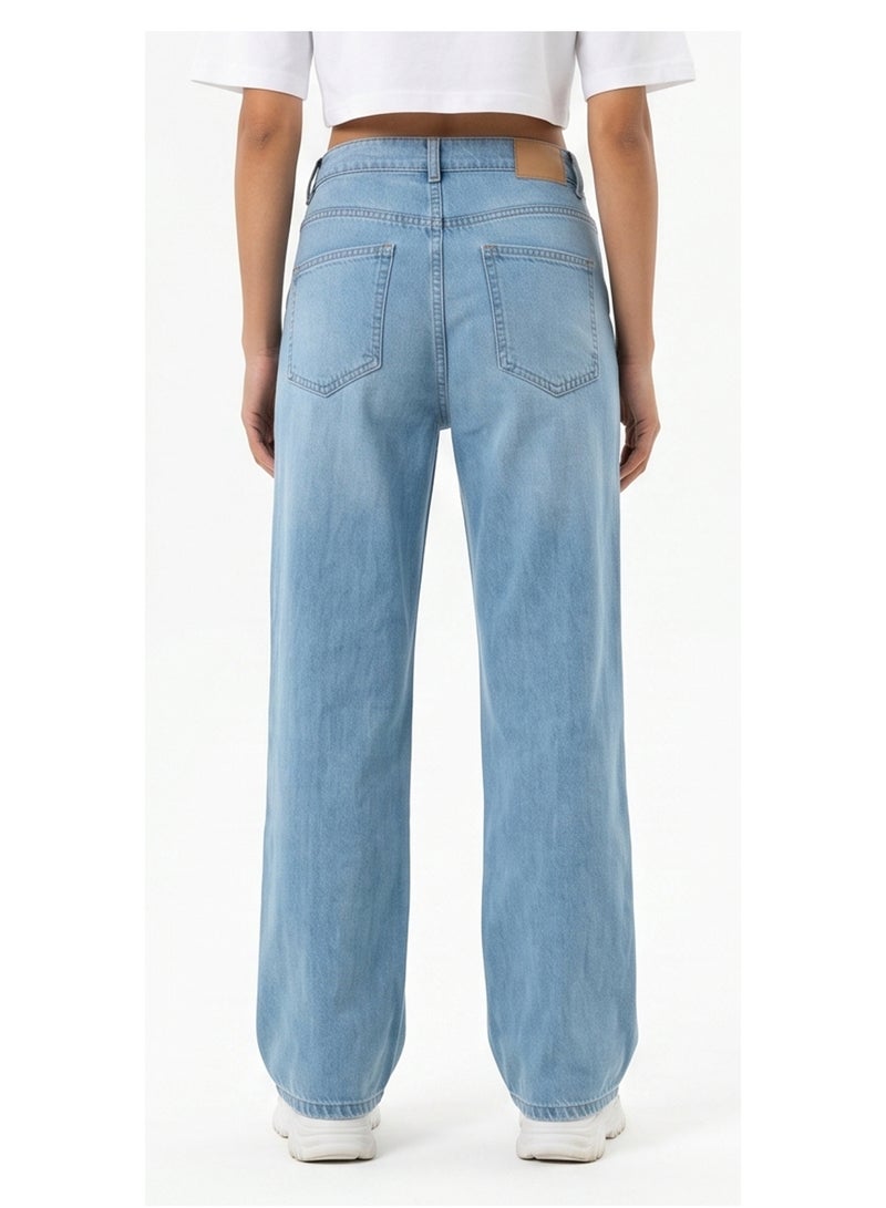 RAVIN Light Wash Wide-Leg Relaxed Denim Jeans - Image 2