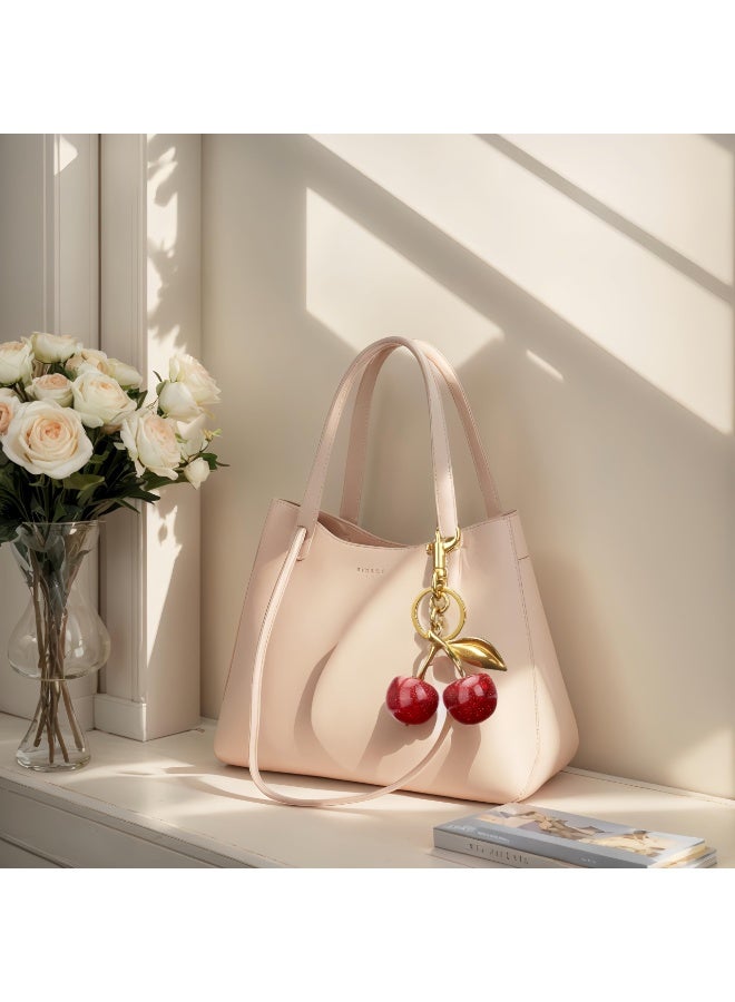 لوميا تعليقة حقيبة على شكل كرز مع ميدالية مفاتيح, إكسسوارات كرز لطيفة, ميدالية حقيبة لامعة للنساء, ميدالية مفاتيح للسيارة, حقيبة يد, محفظة, حقيبة ظهر, هدايا (٦٫٢سم × ١٢٫١سم) - Image 3