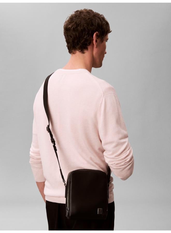 CALVIN KLEIN Emblem Hardware Zip-Around Reporter Bag - Image 2