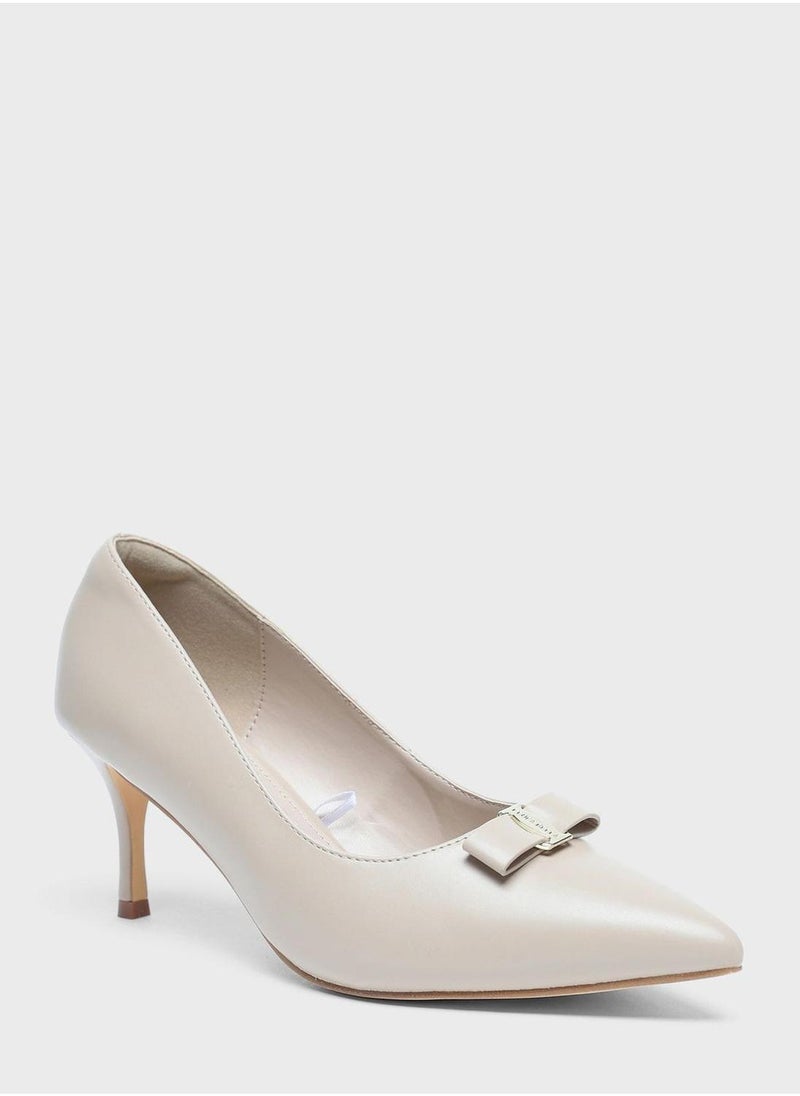 shoexpress Pointed Toe Pumps - Image 3