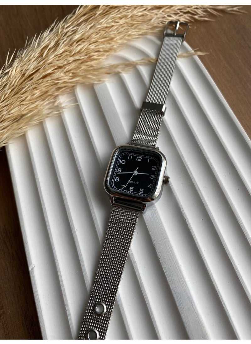 QUARTZ Bs Still Minimal Vintage Silver Mesh Strap Women's Wristwatch  - Image 2