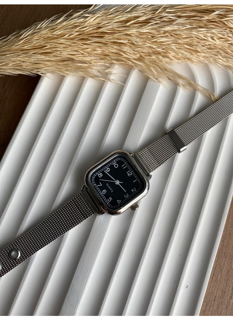 QUARTZ Bs Still Minimal Vintage Silver Mesh Strap Women's Wristwatch  - Image 5